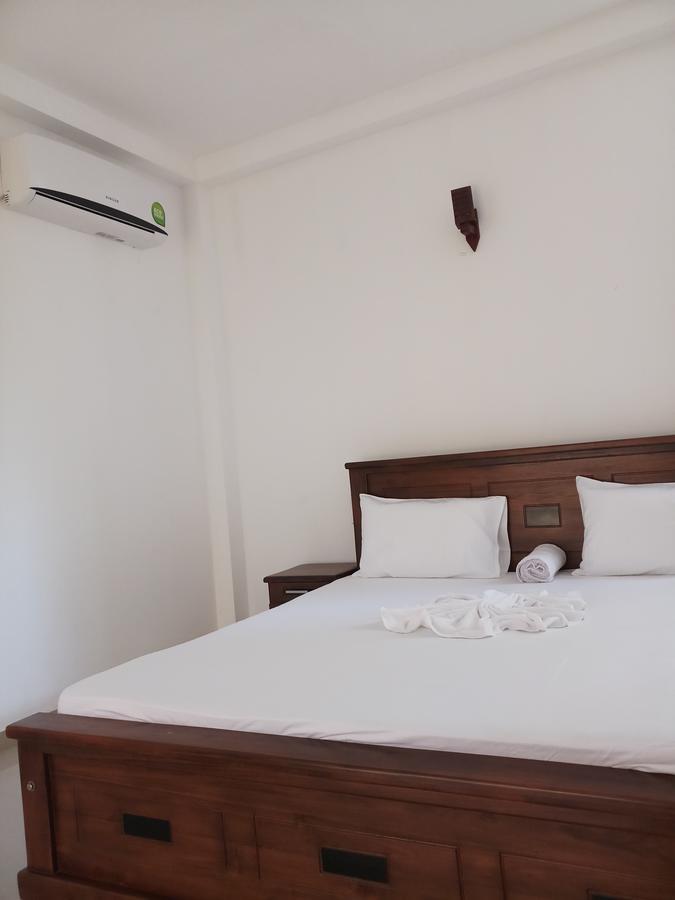 Dolphin Cottage Мириса Екстериор снимка