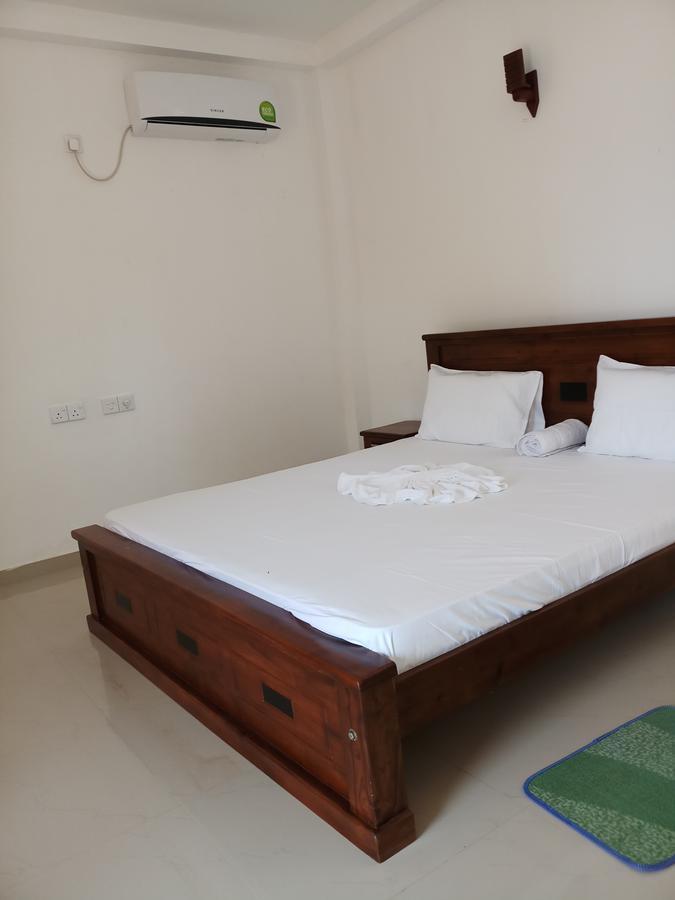 Dolphin Cottage Мириса Екстериор снимка