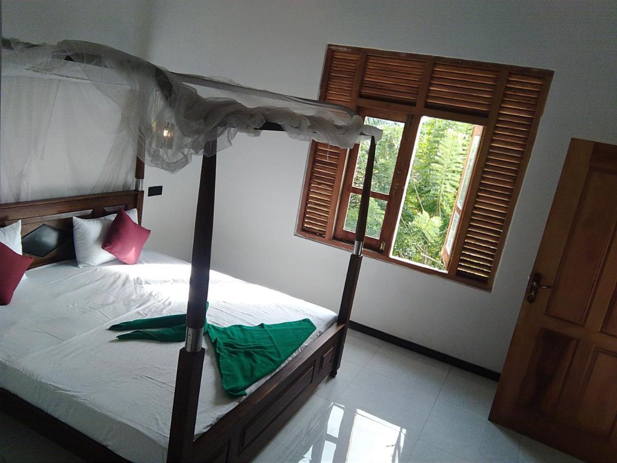 Dolphin Cottage Мириса Екстериор снимка