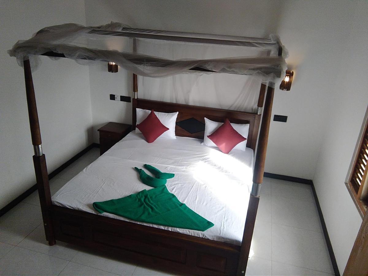 Dolphin Cottage Мириса Екстериор снимка